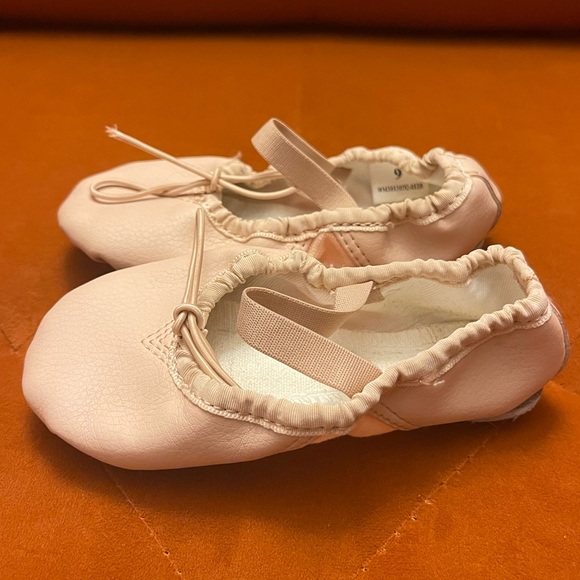 Ballet Shoes, Pink Leather Ballet Shoes, Toddler Size 9 - Picture 3 of 7